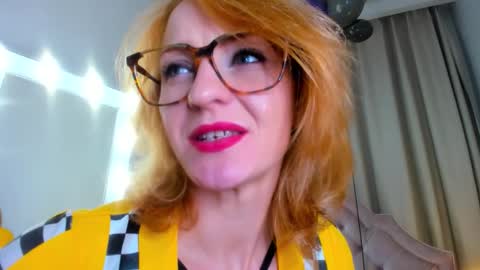 Snapshot of squirtymom chatting on October 20, 2025, 2:28 pm Alisa online show from October 20, 2025, 2:28 pm