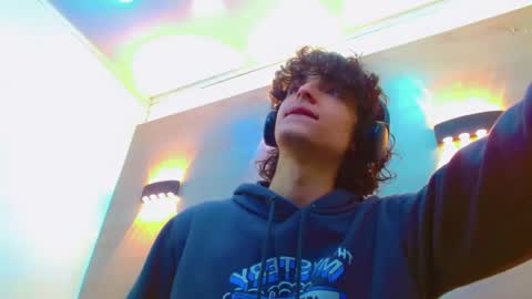 ethan online show from September 20, 2025, 2:07 pm