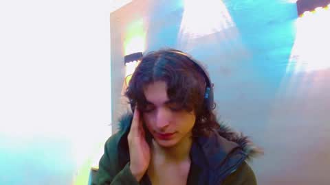 ethan online show from September 27, 2025, 2:22 pm