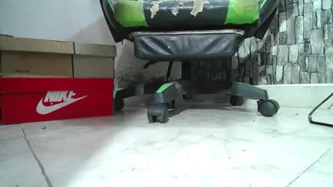 sr master cum its my old account online show from February 8, 2026, 3:32 am