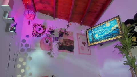 srsexy98 online show from April 11, 2026, 1:37 pm