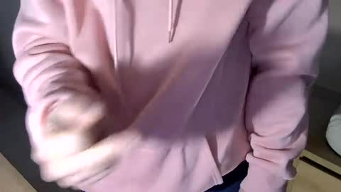 St Amor online show from January 3, 2025, 6:35 pm