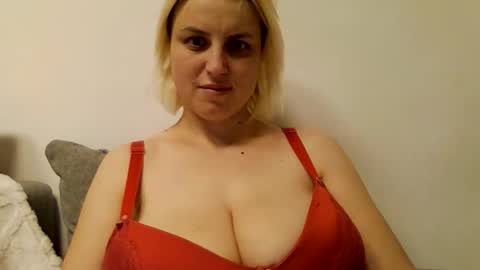 Amelly online show from January 15, 2026, 10:02 pm