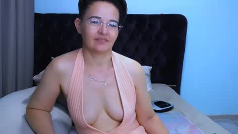Snapshot of staceydarling chatting on June 2, 2026, 7:49 pm staceydarling online show from June 2, 2026, 7:49 pm