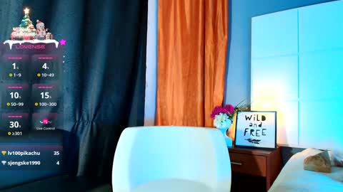 Snapshot of staceygraves_ chatting on December 23, 2024, 5:00 pm   online show from December 23, 2024, 5:00 pm