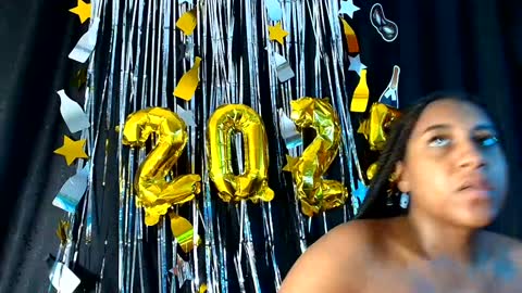Snapshot of staceygraves_ chatting on December 31, 2024, 2:03 pm   online show from December 31, 2024, 2:03 pm