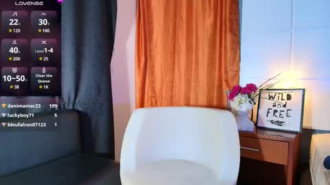 Snapshot of staceygraves_ chatting on February 15, 2025, 6:12 pm   online show from February 15, 2025, 6:12 pm