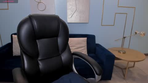 Stacy Woods online show from December 3, 2024, 10:28 am