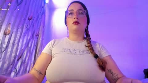 Snapshot of stacy_millerr chatting on April 28, 2026, 10:48 pm Stacy Boobs online show from April 28, 2026, 10:48 pm