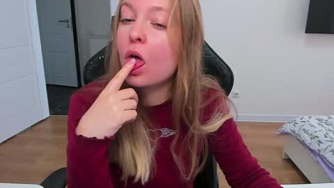 Stacy  online show from May 28, 2026, 10:34 am