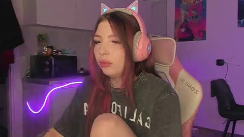 Snapshot of stacy_quinst chatting on December 2, 2025, 5:52 pm Stacy online show from December 2, 2025, 5:52 pm