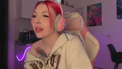 Snapshot of stacy_quinst chatting on February 17, 2026, 9:43 pm Stacy online show from February 17, 2026, 9:43 pm