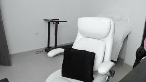 Zulma Yisset online show from October 25, 2025, 2:19 am