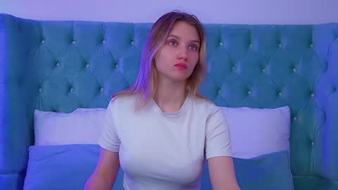 StacyEvances online show from May 25, 2026, 6:25 pm