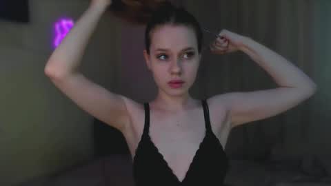 stacyloveforu online show from March 1, 2025, 8:02 am