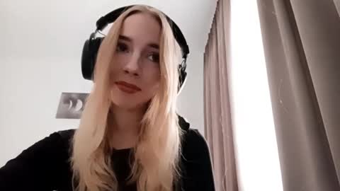 Mila online show from February 7, 2026, 6:39 am