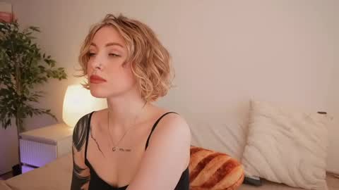 Kristina online show from March 28, 2026, 1:33 pm