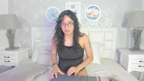 Snapshot of star_angel_ chatting on February 28, 2026, 12:50 pm star angel online show from February 28, 2026, 12:50 pm