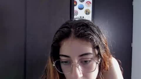 Snapshot of star_shooting chatting on October 15, 2025, 10:43 pm star_shooting online show from October 15, 2025, 10:43 pm