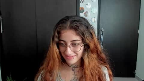 Snapshot of star_shooting chatting on October 22, 2025, 10:09 pm star_shooting online show from October 22, 2025, 10:09 pm