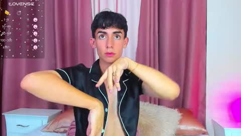 Snapshot of starboyy_77 chatting on January 6, 2026, 12:53 pm Ethan online show from January 6, 2026, 12:53 pm