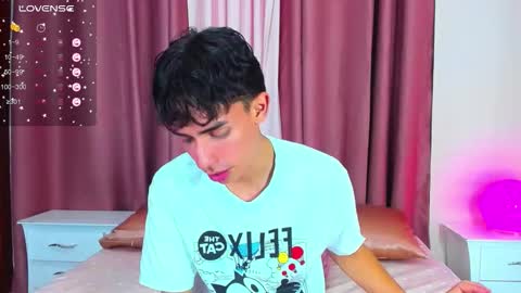 Snapshot of starboyy_77 chatting on January 8, 2026, 1:02 pm Ethan online show from January 8, 2026, 1:02 pm