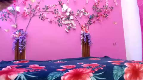 alejandra online show from June 21, 2026, 7:49 pm