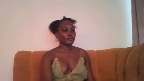 Snapshot of stargirl880271 chatting on February 19, 2025, 5:38 am isha online show from February 19, 2025, 5:38 am