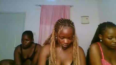 lia online show from May 5, 2026, 4:31 am