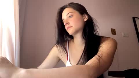 Lola online show from July 5, 2026, 11:28 am