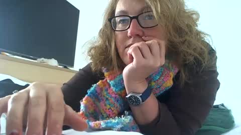 starlagurl online show from December 13, 2024, 6:10 am