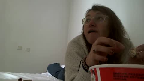starlagurl online show from February 7, 2025, 7:07 am