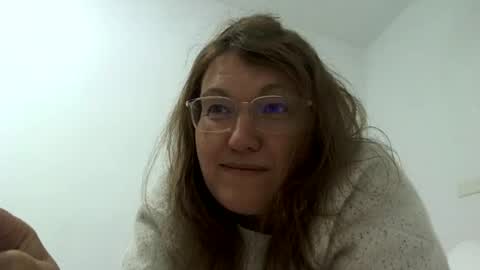 starlagurl online show from February 7, 2025, 1:11 pm
