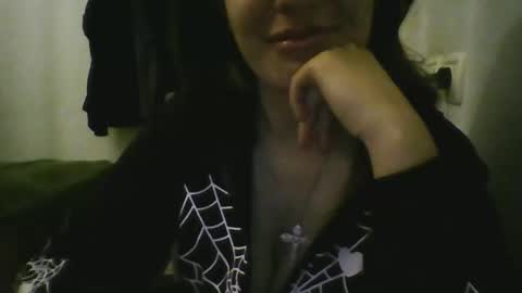 starlesseyes online show from January 6, 2025, 4:02 pm