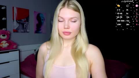 Snapshot of starlight_2004 chatting on February 2, 2026, 5:28 am Caroline online show from February 2, 2026, 5:28 am