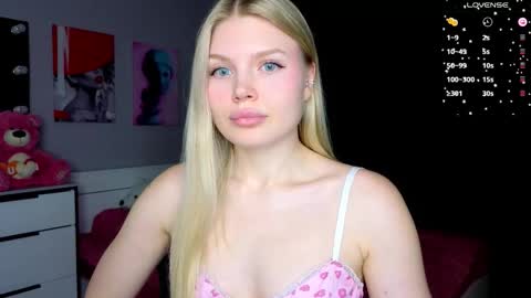 Snapshot of starlight_2004 chatting on February 3, 2026, 9:25 am Caroline online show from February 3, 2026, 9:25 am