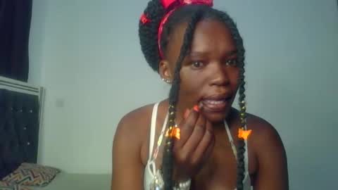 Snapshot of starlight_c chatting on October 15, 2025, 5:57 pm starlight_c online show from October 15, 2025, 5:57 pm