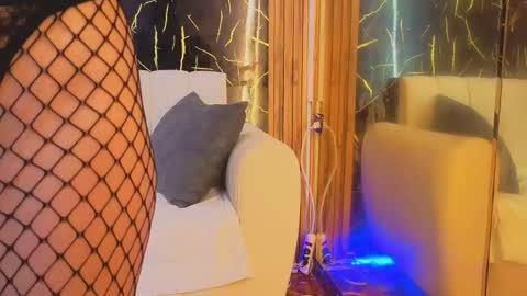 starlight_mature11_aws online show from February 22, 2026, 5:19 am