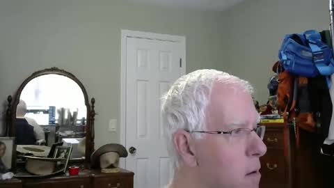 stasw20 online show from January 1, 2025, 6:38 pm