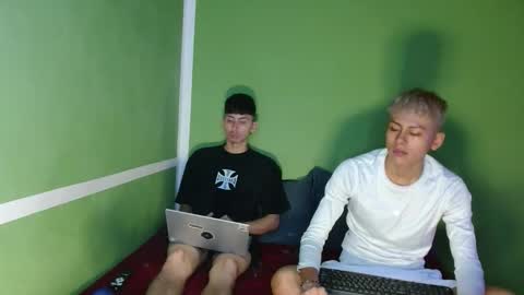 Snapshot of stebeen_smith chatting on December 5, 2025, 2:36 pm stebeen smith online show from December 5, 2025, 2:36 pm