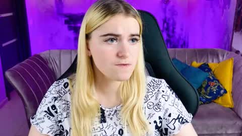 Snapshot of stef_nicks chatting on October 22, 2025, 9:09 am stef_nicks online show from October 22, 2025, 9:09 am