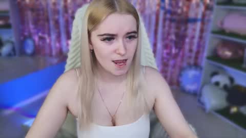 Snapshot of stef_nicks chatting on February 12, 2026, 9:04 am stef_nicks online show from February 12, 2026, 9:04 am