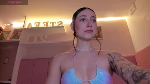 Stefa Gomez  online show from November 22, 2025, 11:42 am