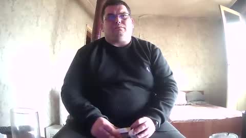 Stefan online show from May 4, 2026, 11:17 am