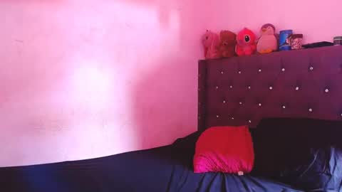 stefanny beautiful online show from March 4, 2025, 2:42 pm