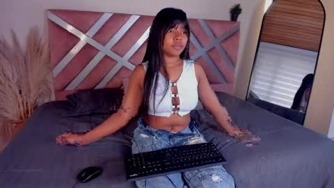 Stefanny  online show from April 8, 2026, 1:00 pm