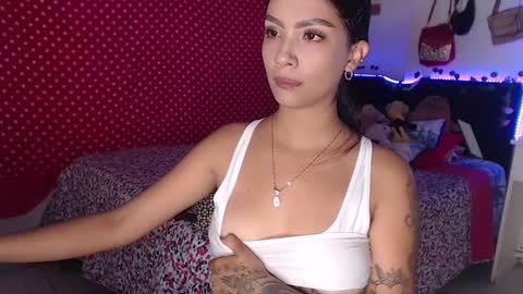 Im MiaIts my first day here  online show from December 25, 2024, 10:48 pm