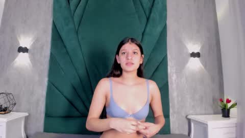 Stefany online show from December 22, 2025, 11:29 am