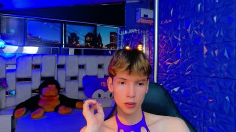 stefany piink online show from April 7, 2026, 8:31 pm