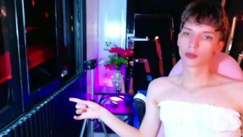 stefany piink online show from May 4, 2026, 12:34 pm